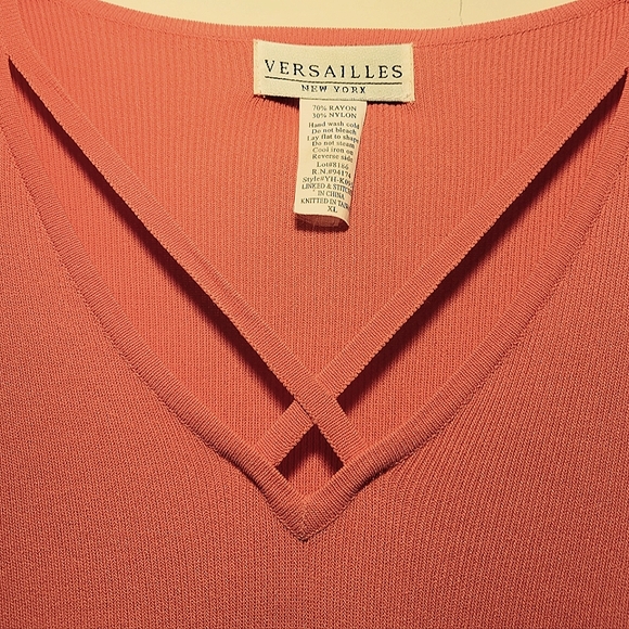 Versailles Coral Colored Tunic Top Size XL with Criss Cross V-neck 3/4 Sleeves - Picture 2 of 3